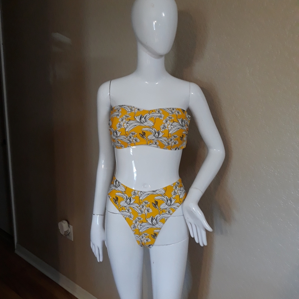 Cup She Bikini NWT
